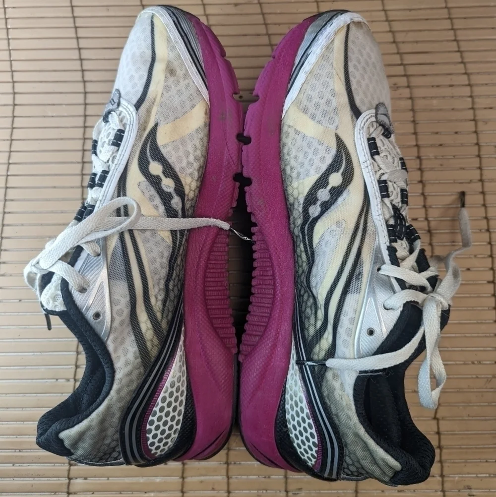 Saucony Kinvara 2  Womens Shoes Sneakers Size 11 White/Pink 10121-1 Athletic